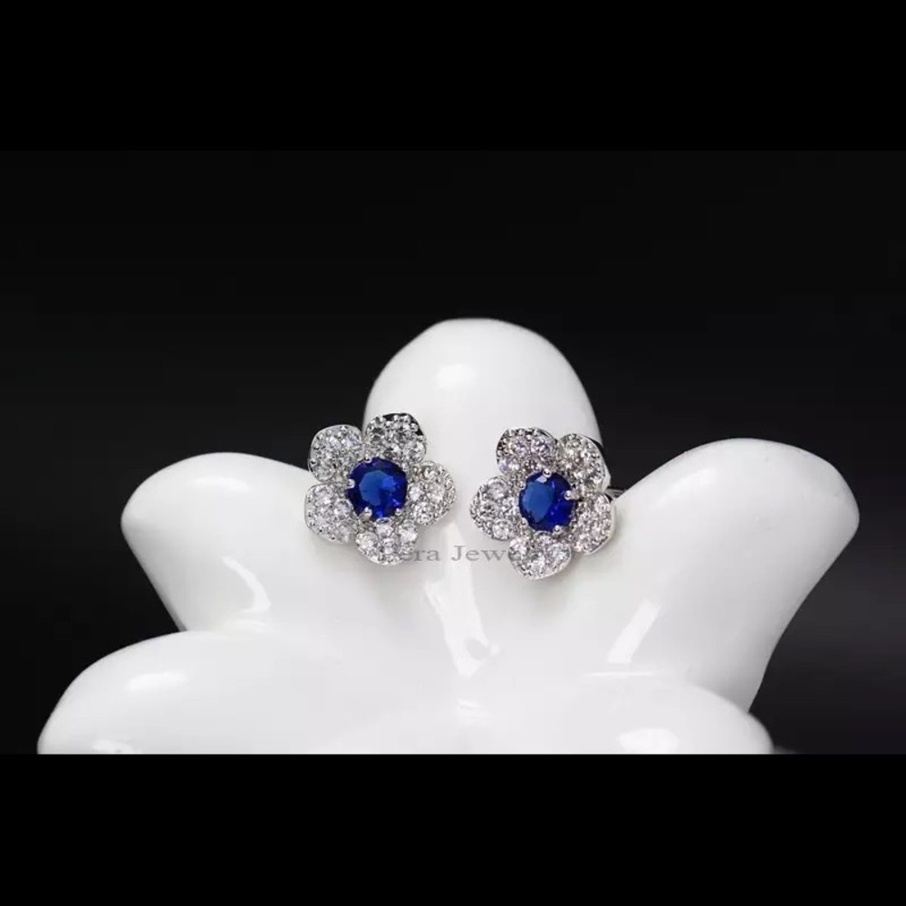 Earrings - Picture 2 of 3